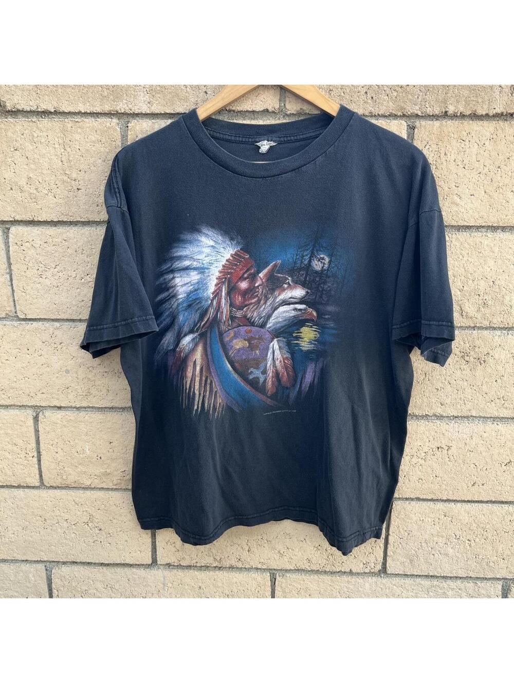 Vintage faded nature graphic wolf shirt | size m